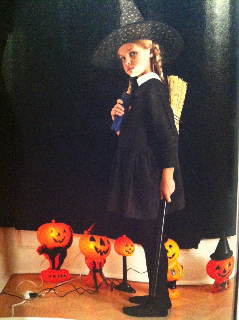 Vintage Halloween Collector Real Simple October 2013 Issue