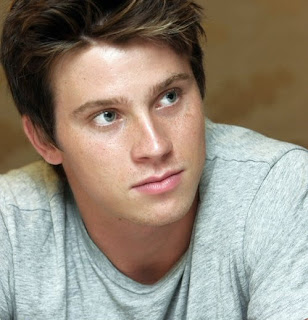 Celebrities Men: Garrett Hedlund