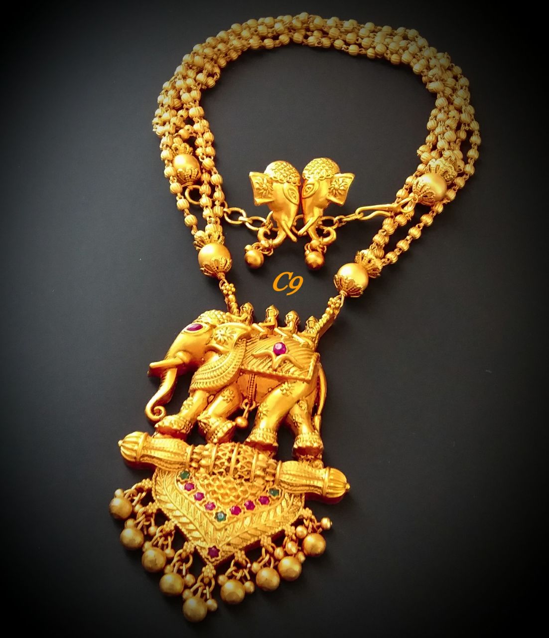 Exclusive chain With Elephant pendent