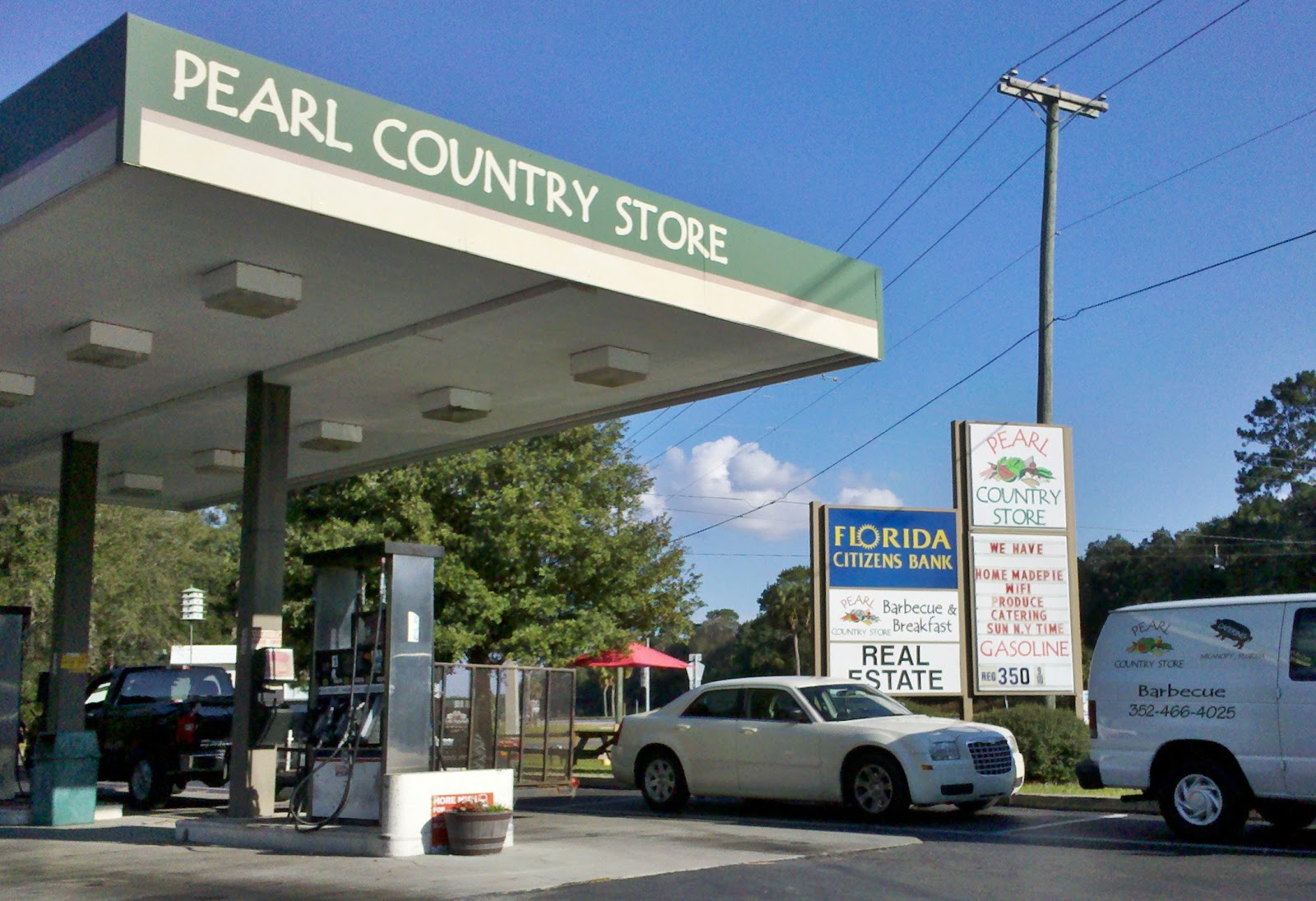 Smoked Pig and Sweet Tea Pearl Country Store and Barbecue Micanopy,FL