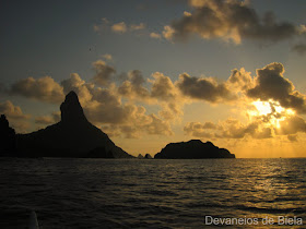 Canoa havaiana em Noronha