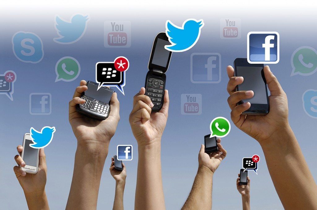 INTERAKSI MANUSIA DENGAN INTERNET