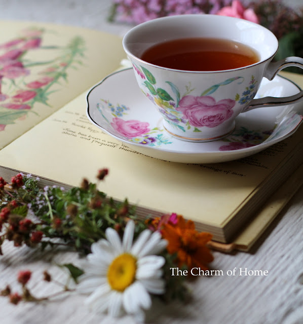 2016 Tea Review: The Charm of Home