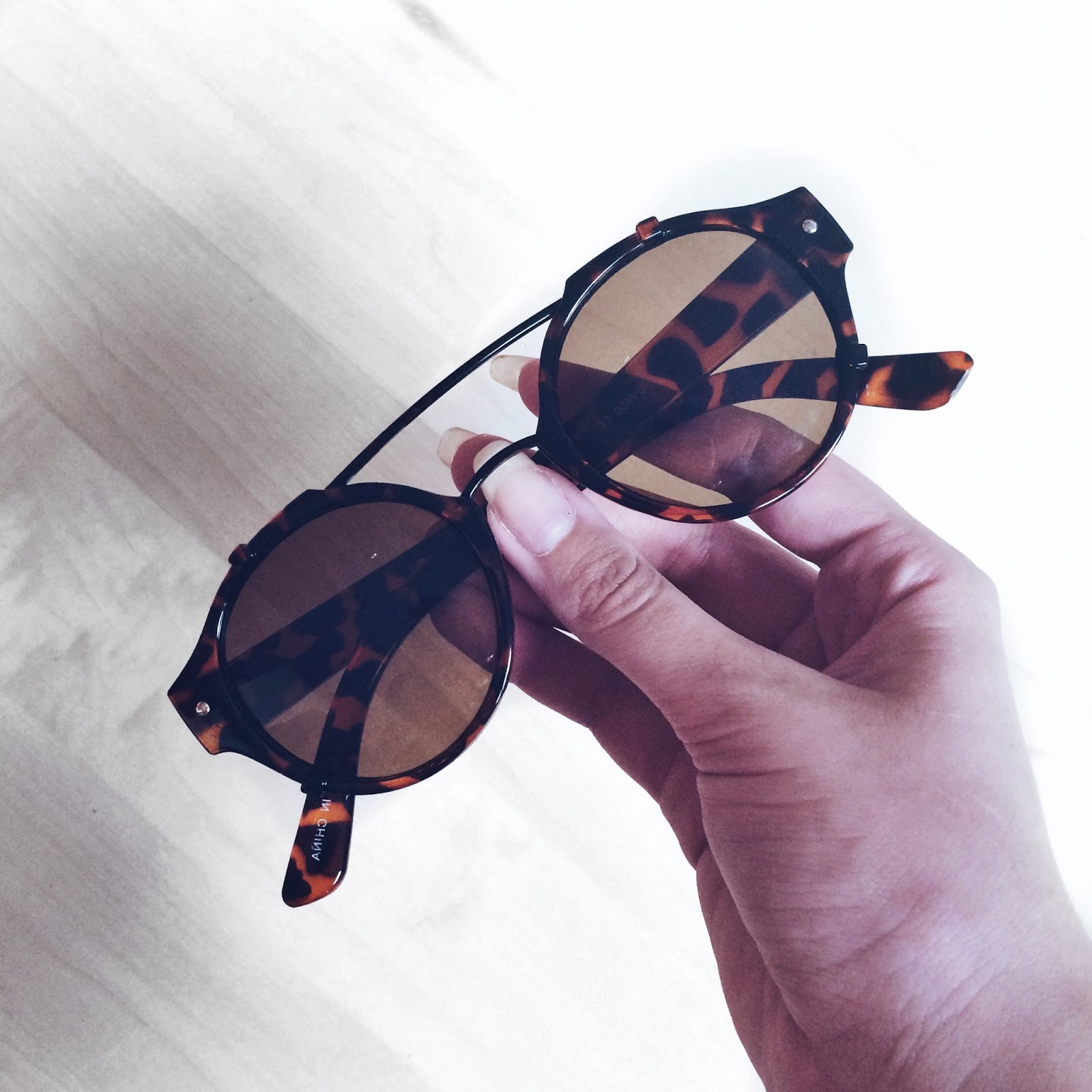 The world I live in Beach bag musthaves