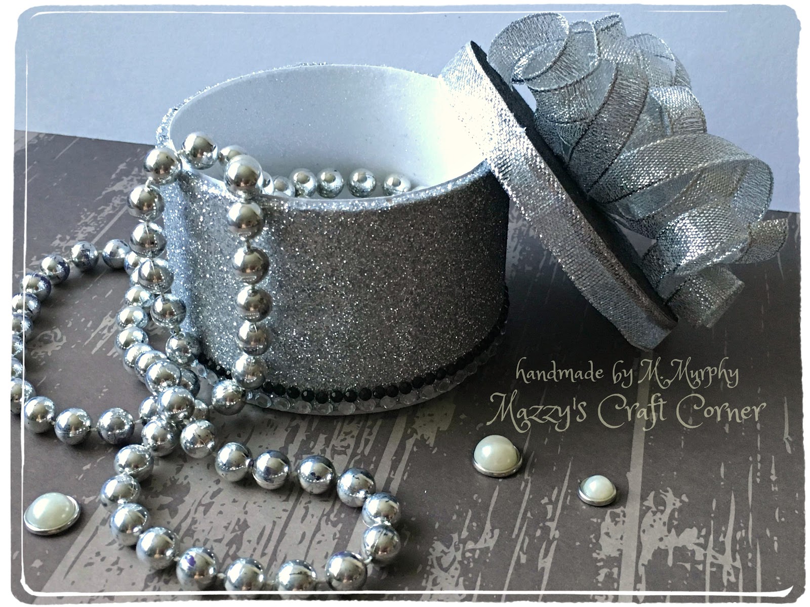 Mazzy's Craft Corner Tape roll sparkling gift / jewelry box