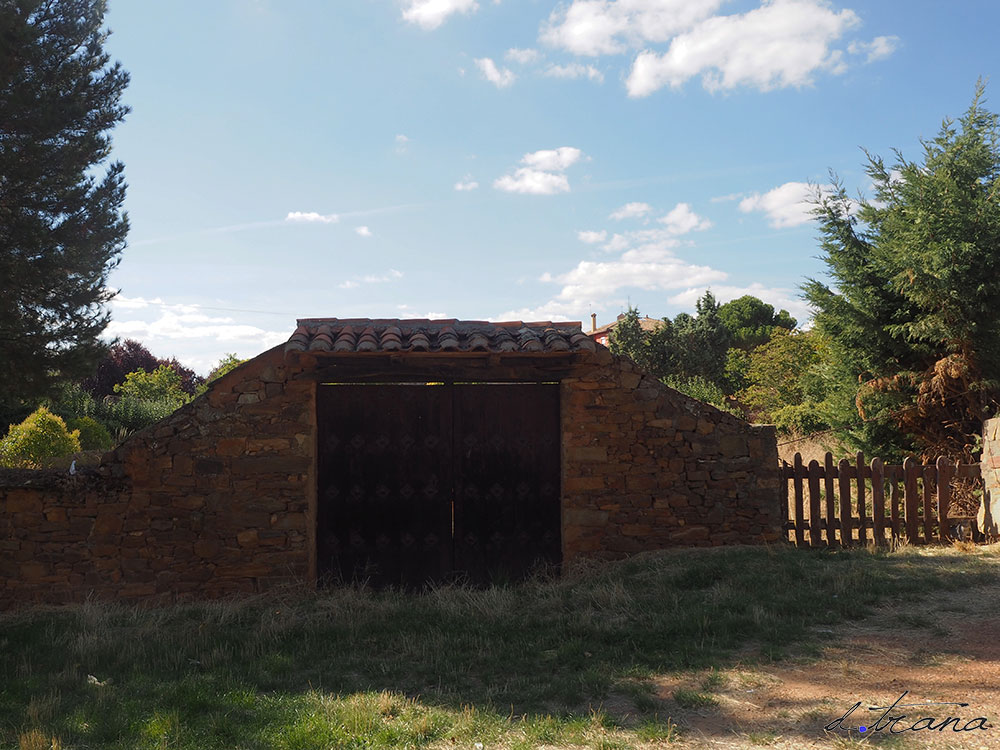 Puertas en Castrillo de los Polvazares Puertas en Castrillo de los Polvazares
