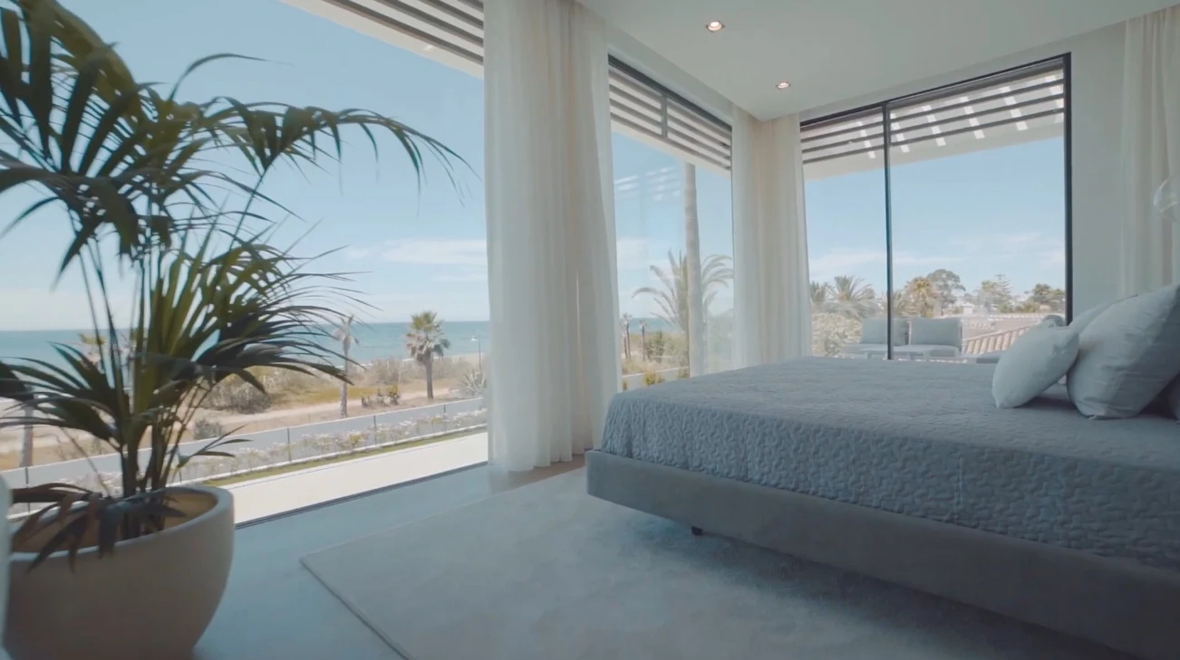 Home Interior Design Tour vs. Luxury frontline beach villa between Marbella and Estepona