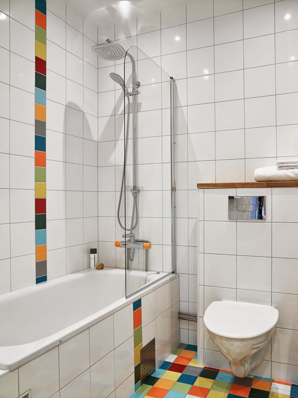 Hogares Frescos: Apartamento de dos plantas con una hermosa habitación