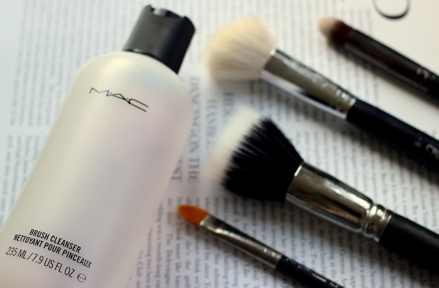 MAC-Brush-Cleanser-Review