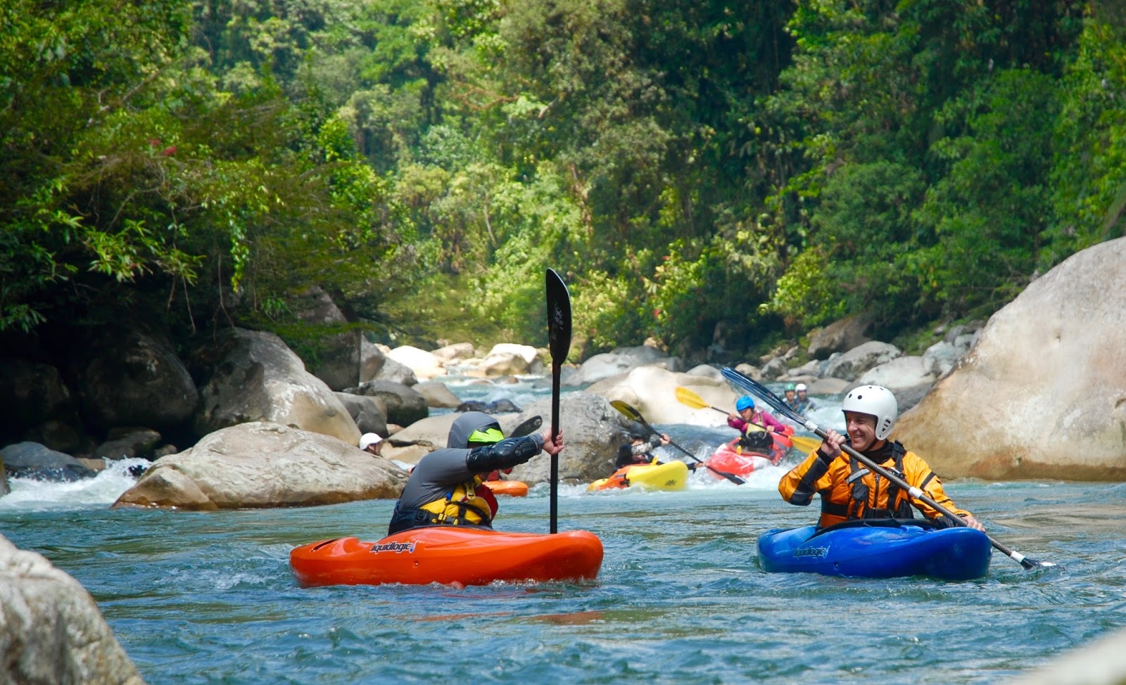 CLASS IV PARADISE, WHITEWATER KAYAKING IN EQUATOR, ECUADOR KAYAK HOSTEL