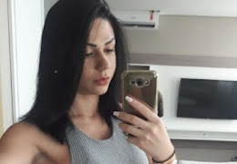 Video porno amador da atriz Dani Mancini dando cuzinho de quatro