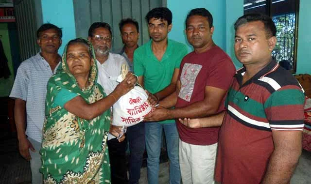 Barrister Swami Sattar's relief distributed in Bakshiganj