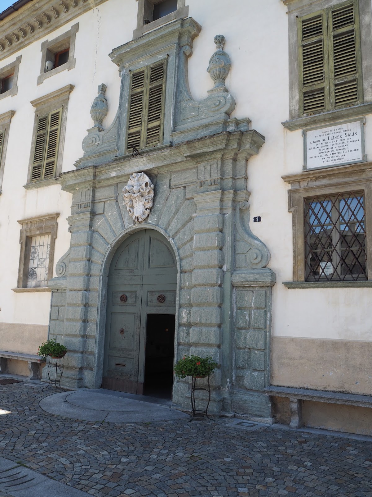 イタリア 世界遺産と食べ歩き スイス国境の街ティラーノは ひろいもの