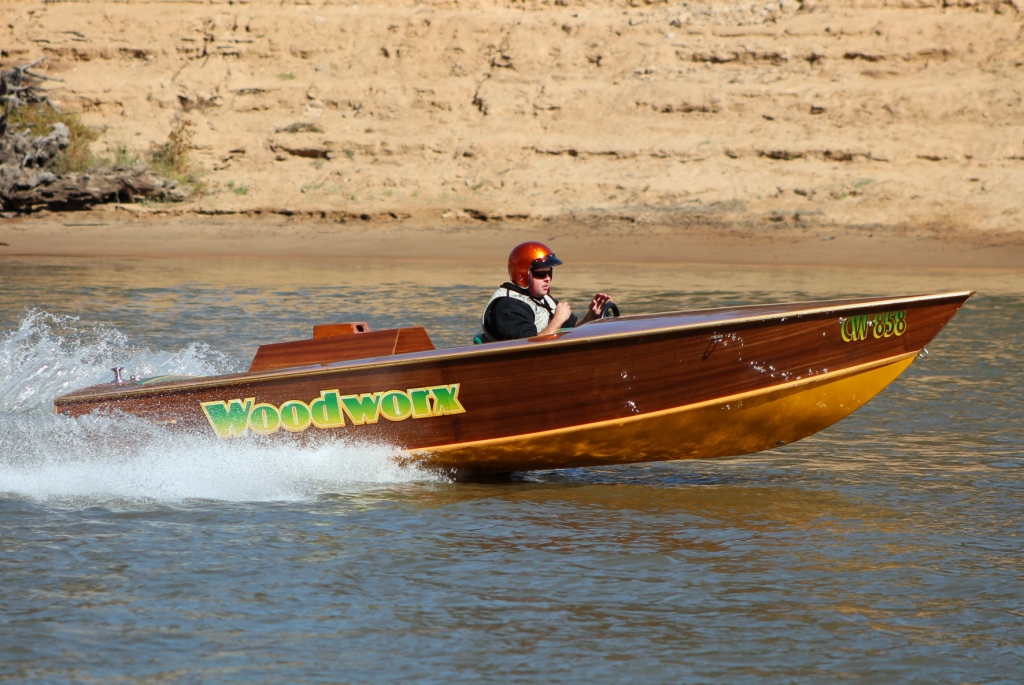 AUSSIE SKIBOATS S.S.B.O.C. ECHUCA REGATTA 2013.......pt1