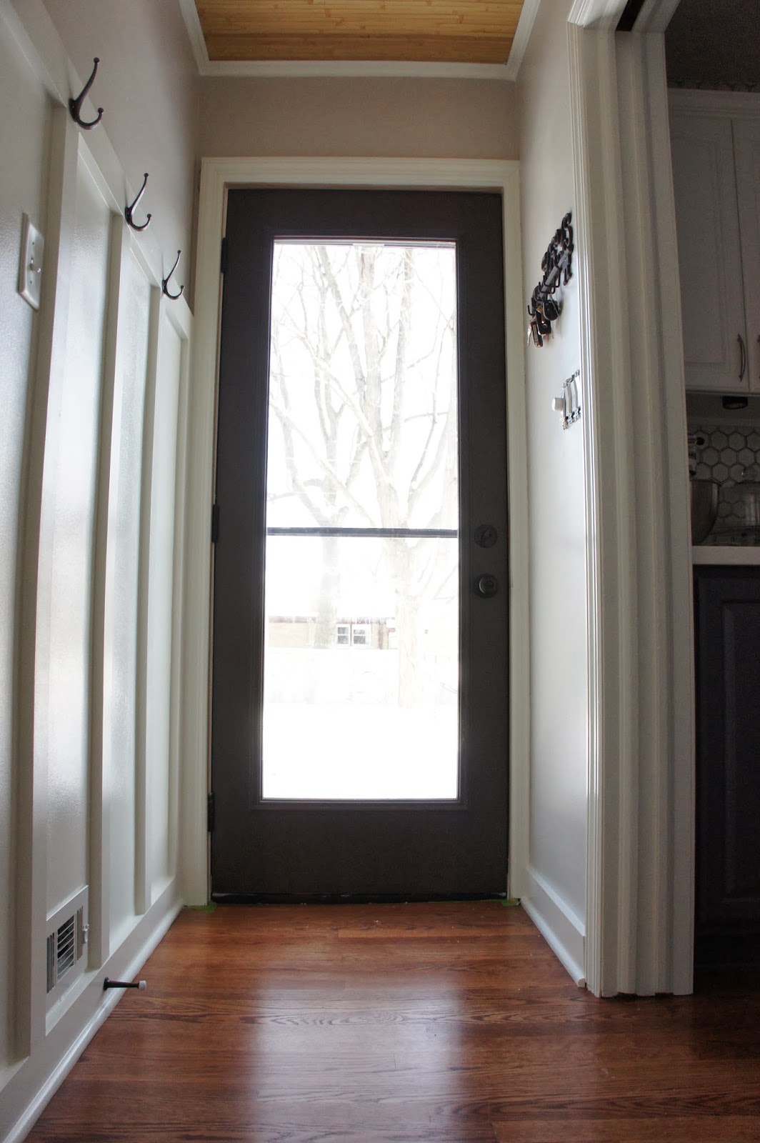 LoveLee Homemaker Back Door Entryway