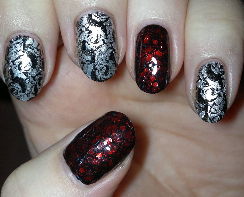 stamped-halloween-gothic-roses-rose-nails-nail-art-nyx-dorothy-ck-calvin-klein-bundle-monster-bmh16-h1
