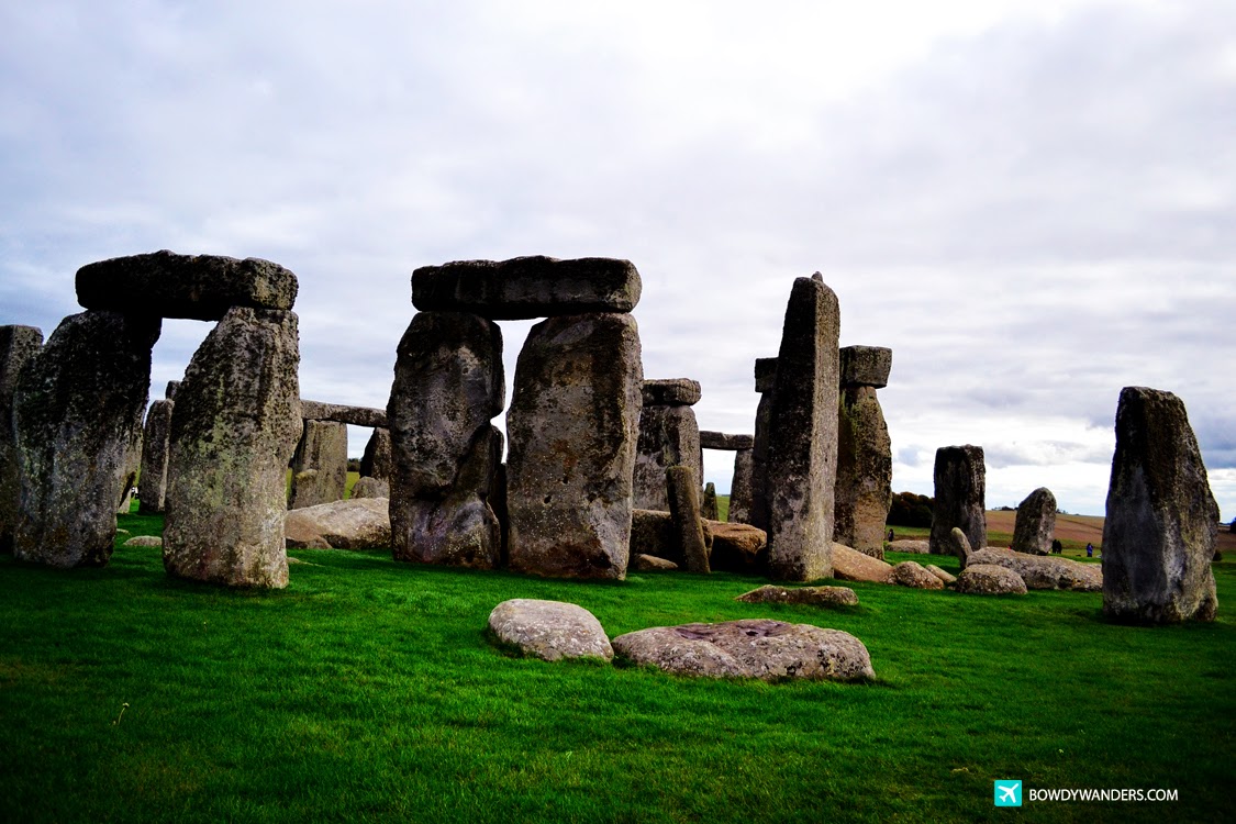 bowdywanders.com Singapore Travel Blog Philippines Photo :: England :: Stonehenge, England: Why It's An Obviously Great Idea To Take A Travel Tour Package Instead  