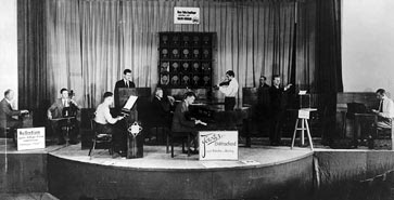 El concierto de la orquesta eléctrica que tuvo lugar en la edición de la feria IFA de Berlín de 1933, en la que Oskar Sala interpretó el Volkstrautonium