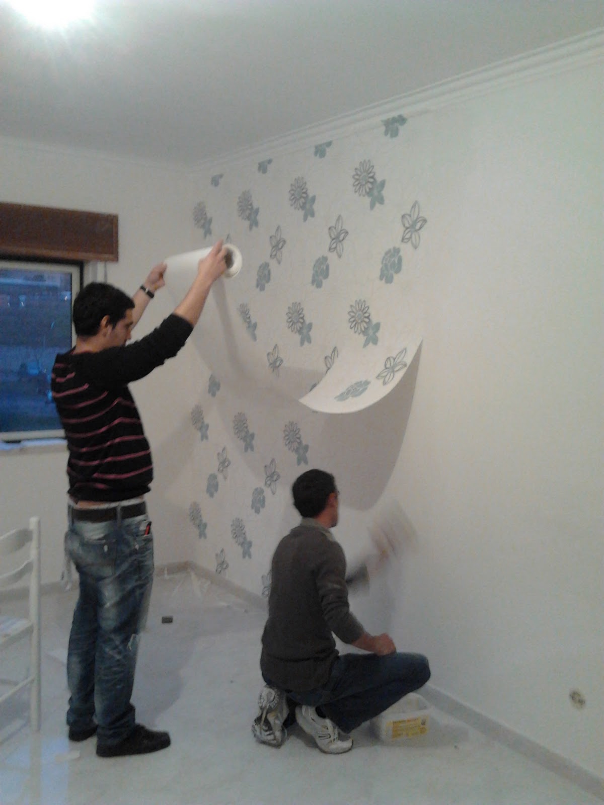 Vestígios do Amanhã: Aplicar papel de parede directo