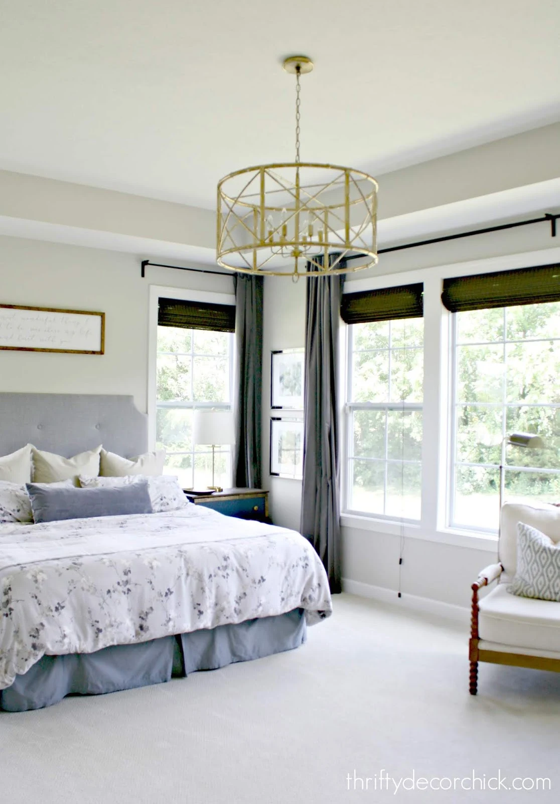 Bedroom with tray ceiling 