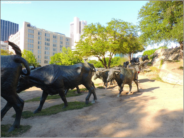Lugares Turísticos y Atracciones en Dallas: Pioneer Plaza