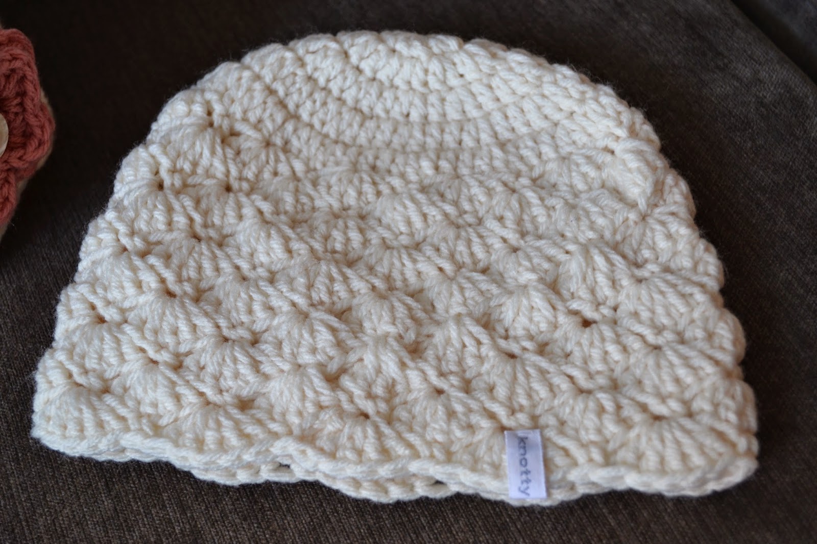 Knotty Knotty Crochet Simple shells beanie FREE PATTERN!
