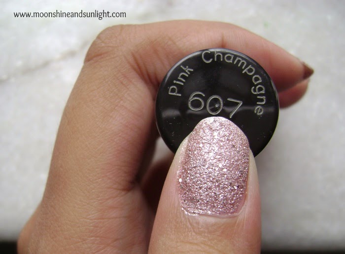   Maybelline Color Show Glitter Mania in Pink champagne review and swatches,price in India