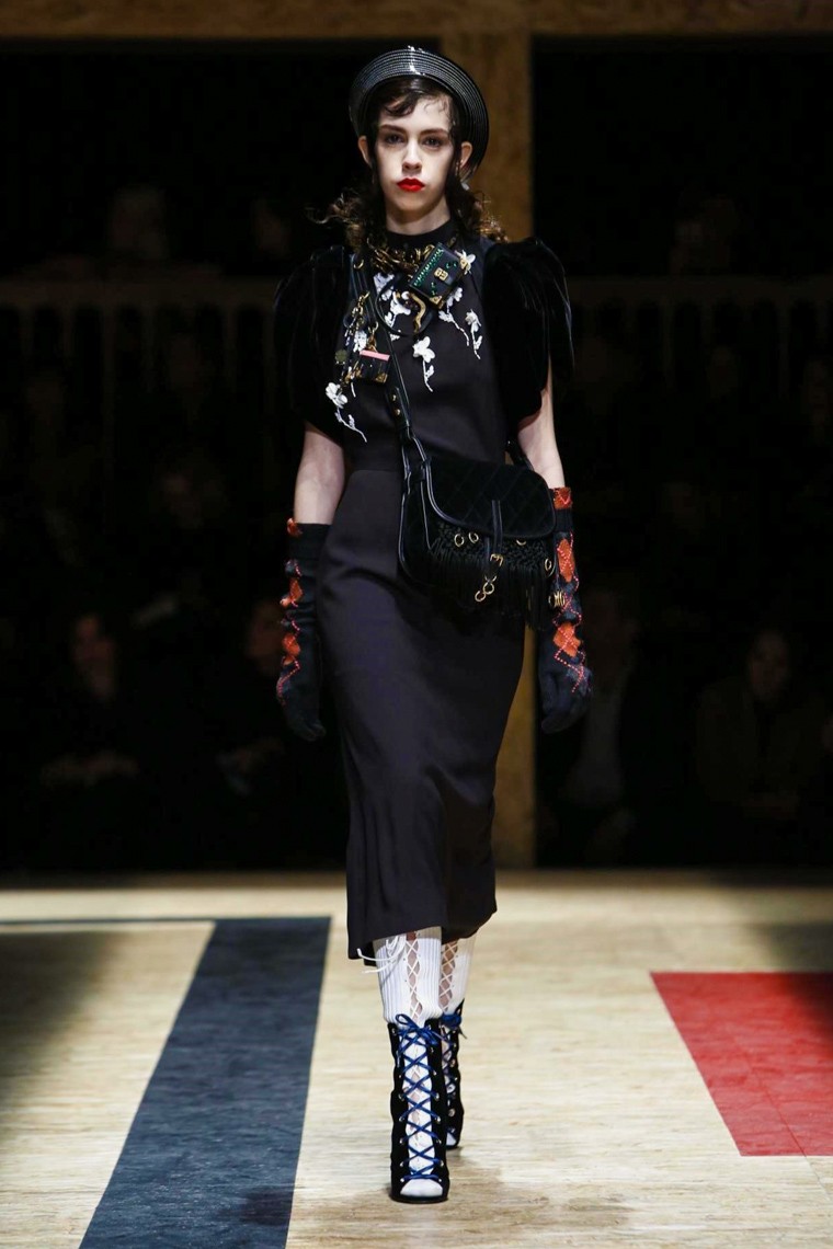 Prada Fall/Winter 2016-2017 RTW MFW prada-fall-winter-2016-2017-collection-milan-fashion-week, prada-fall-winter-2016-2017, prada-fall-winter-2016, prada-fall-winter-2017, prada-fall-2016-2017, prada-fall-2016, prada-fall-2017, miucia-prada, miu-miu, du-dessin-aux-podiums, dudessinauxpodiums
