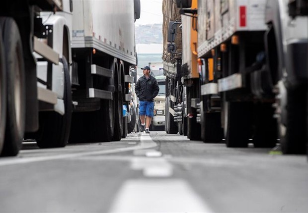 No WhatsApp, caminhoneiros dizem que greve está longe do fim