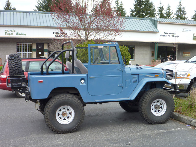 FJ40 in the wild