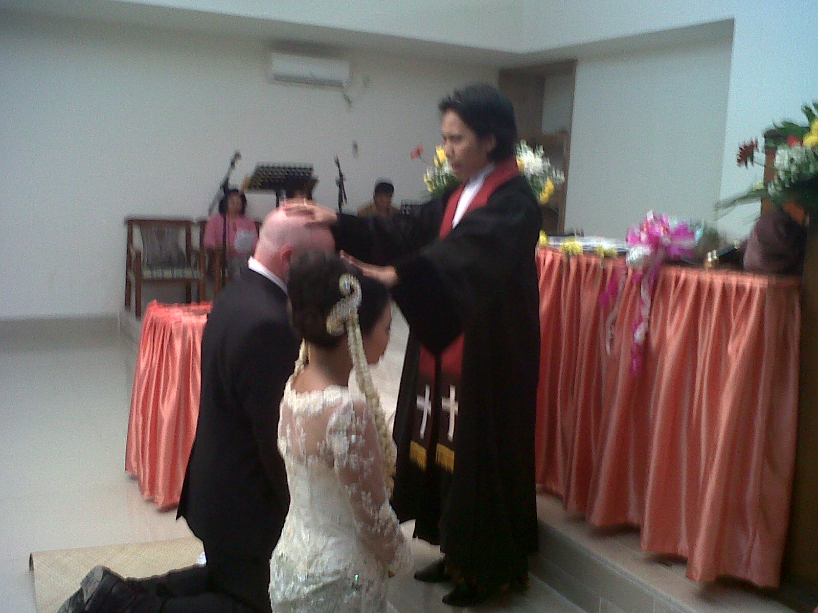 Putri Karo Itu Dipersunting Oleh Lelaki Ganteng Dari Seatle Amerika Serikat