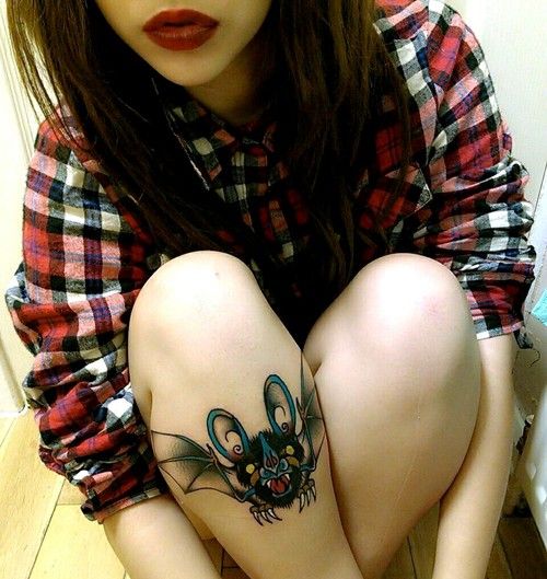 imagen con tatuaje de murcielago