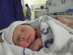 2 hour old baby, newborn baby, maternity ward