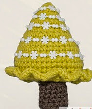 http://www.ravelry.com/patterns/library/christmas-evergreen-tree