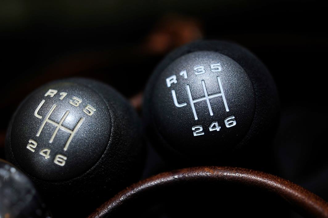 ASSY exchange of a 997 GT3  6　SPEED  manual shift knob