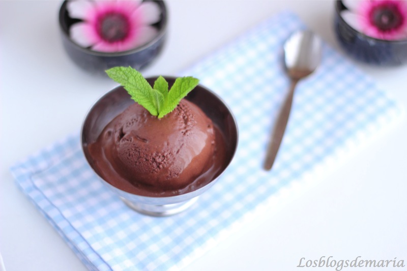 Helado de Chocolate, azúcar invertido y heladera del lidl