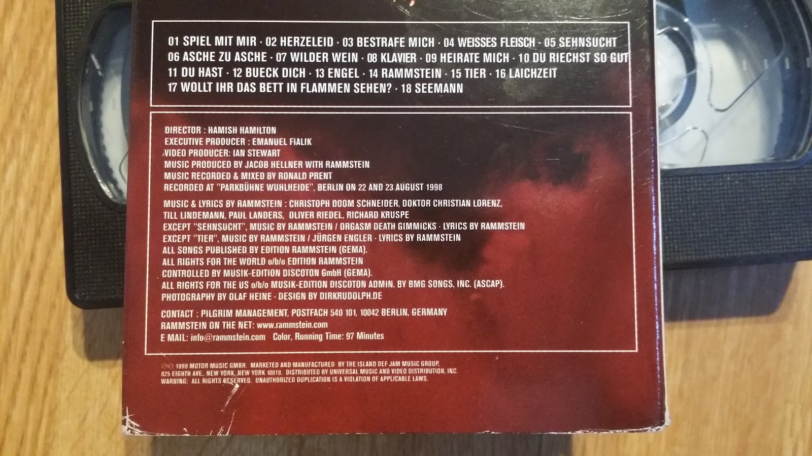 Слова песни рамштайн. Rammstein кассета. Rammstein Sehnsucht кассета. Rammstein Live aus Berlin 1998 диск. Аудиокассета Rammstein collection.