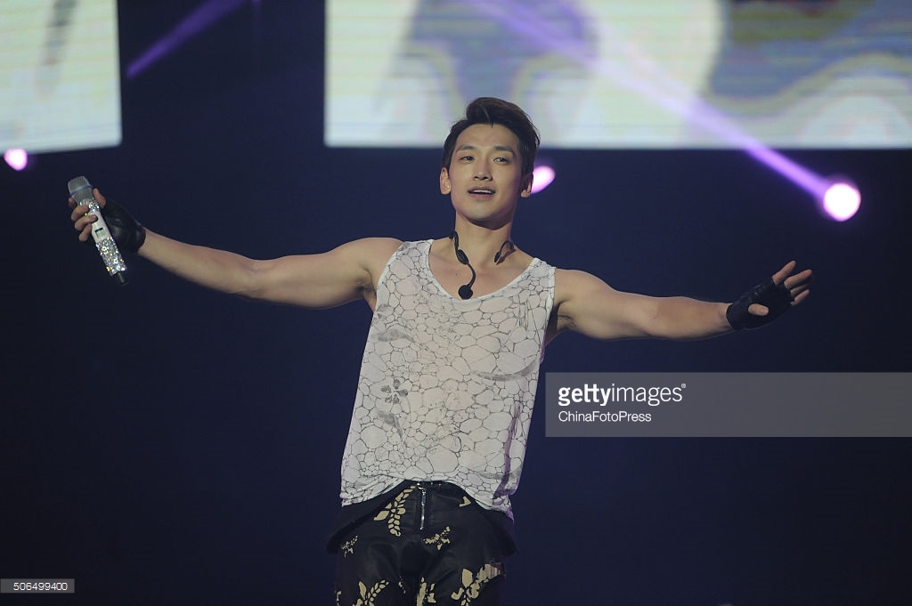 http://2.bp.blogspot.com/-MNEoEeGVI-s/VqXRTdsNIMI/AAAAAAABQwo/G4GAE1JG4eg/s1600/south-korean-singer-rain-performs-onstage-during-his-concert-the-picture-id506499400.jpg