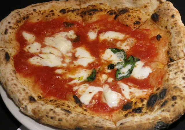 Eat'aliano by Pino, Windsor, vegetarian pizza