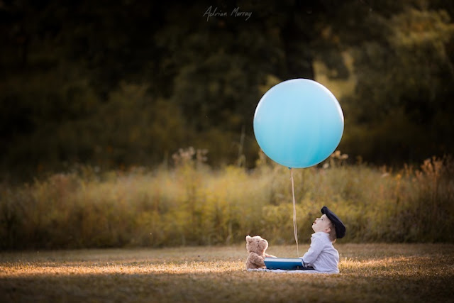 A inseparável amizade dos filhos de A inseparável amizade de crianças com seu urso Ted por Adrian Murray com seu urso Ted A inseparável amizade dos filhos de A inseparável amizade de crianças com seu urso Ted por Adrian Murray com seu urso Ted