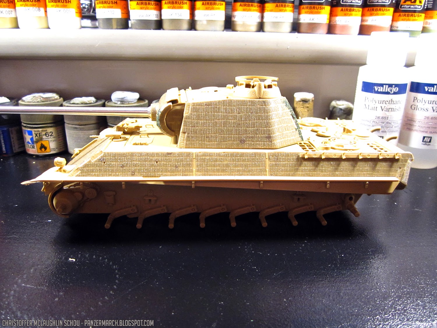 Panzer March!: Panther G, Early - Tamiya - 35170 - Assembly