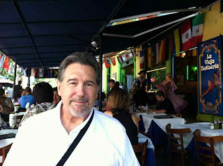Waiting for lunch at a tango restaurant in La Boca.