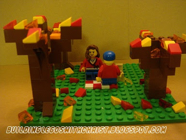 LEGO COOL CREATIONS - LEGO FALL PICNIC