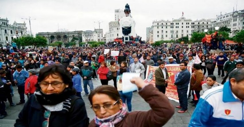 CGTP y SUTEP se unen para exigir al Minedu no firmar acuerdos con el docente Pedro Castillo CGTP y SUTEP se unen para exigir al Minedu no firmar acuerdos con el docente Pedro Castillo