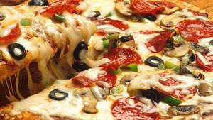 Rindu makanan berlemak pizza, makanan berlemak lezat dan nikmat,