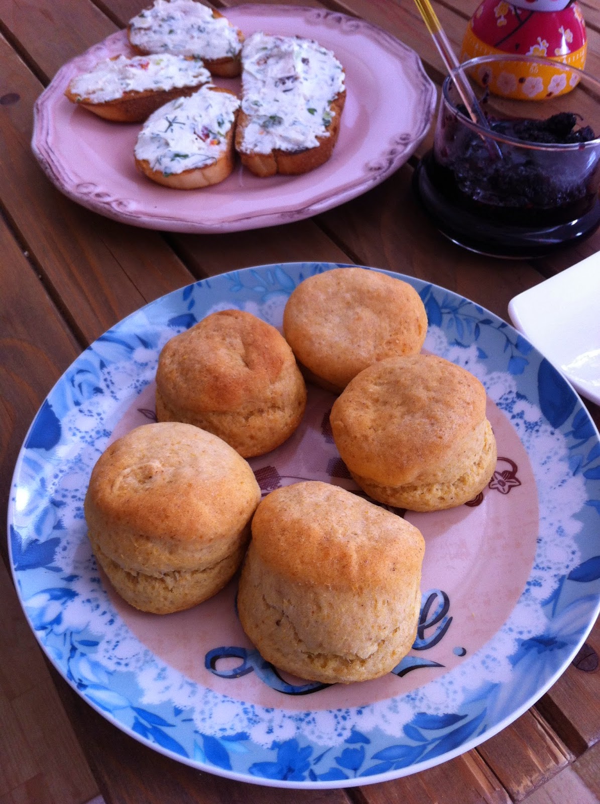 KFC Bisküvileri KFC Biscuits Mini ekmek