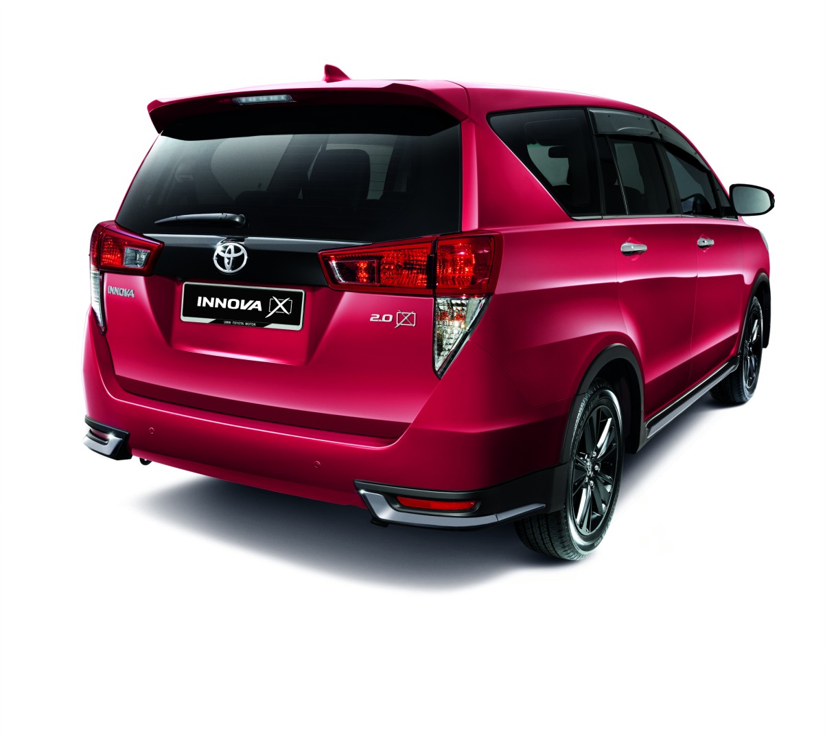 Motoring-Malaysia: THE NEW TOYOTA INNOVA 2.0X, ADDITIONAL FORTUNER 2.4 ...