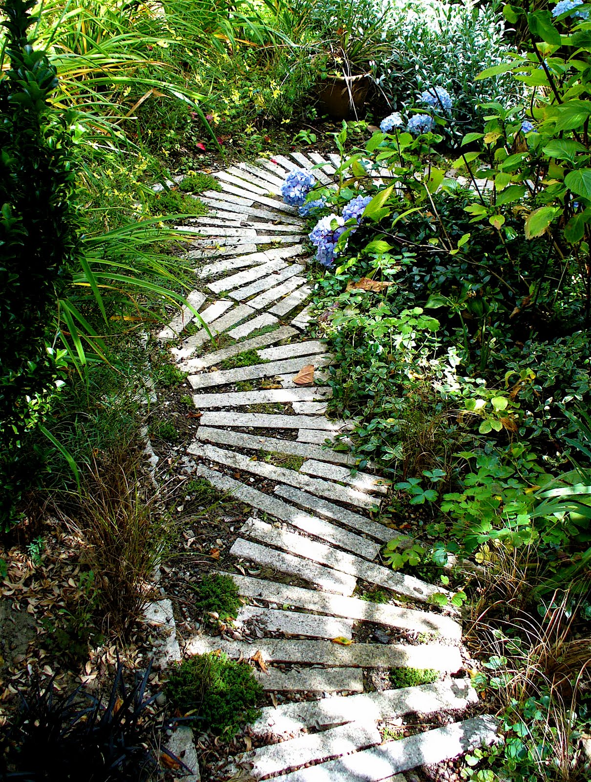 Alt. Build Blog: The Garden Path