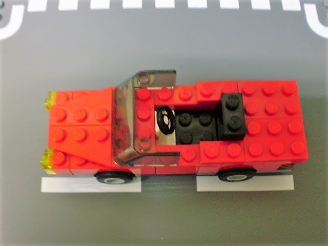 MOC LEGO Carro Descapotável vermelho