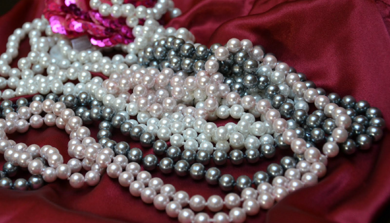 la dolce vita: pretty pearls